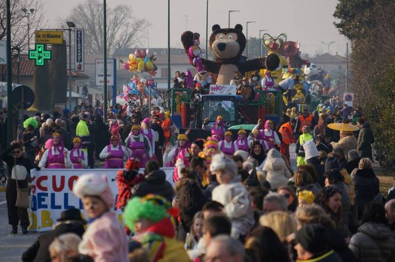 Carnevale: in ottomila alle sfilate di Bibano e Susegana