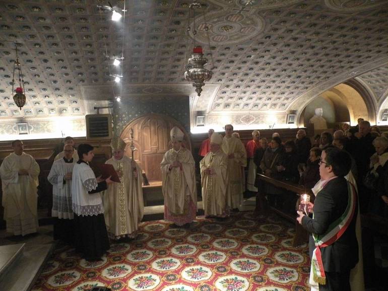 DIOCESI: Borgo Valbelluna dona una lampada a San Tiziano