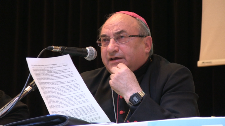Il vescovo Corrado: «La resurrezione dà senso al desiderio di vita»