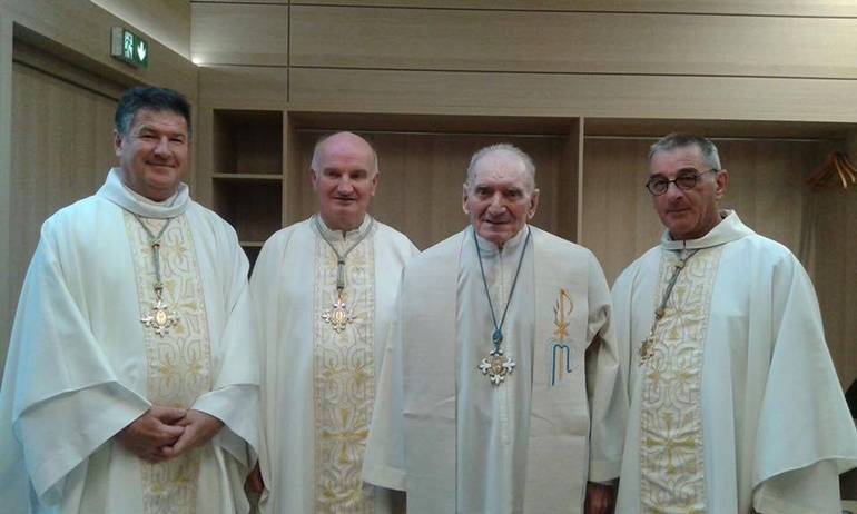 CHIESA: insieme i quattro cappellani della grotta di Lourdes
