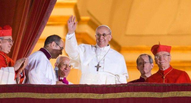 CHIESA: l’anniversario di un Papa che ci guida accompagnandoci