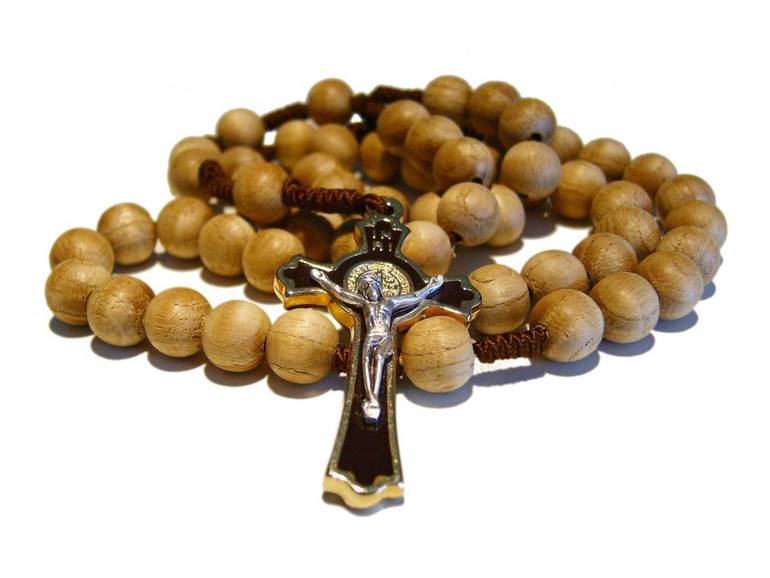 CHIESA: rosario per le vocazioni