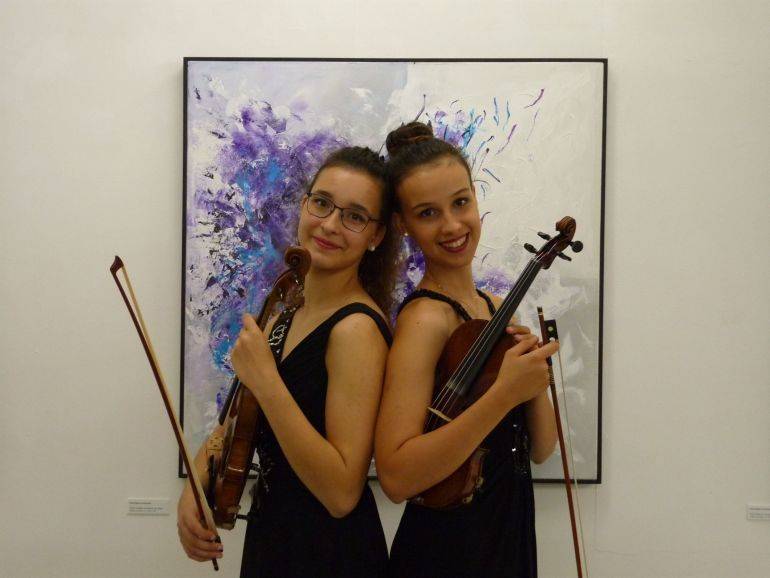 CONEGLIANO: al Sarcinelli il duo al violino delle sorelle Scudeller e i musicisti della Sio 