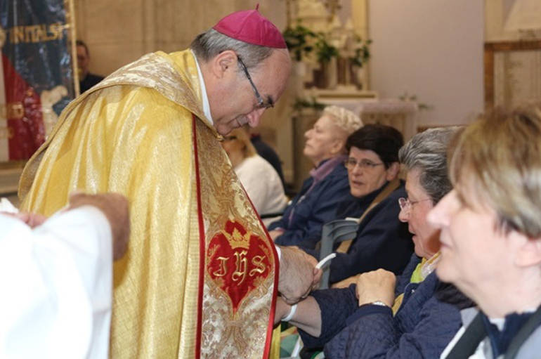Da Lourdes il vescovo: "Guardare alla fede dei nostri padri per imparare ad affidarci alla Provvidenza"