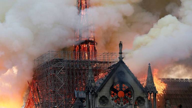 Dall'incendio di Notre-Dame rinasca la nuova Europa, quella dei popoli e delle radici cristiane