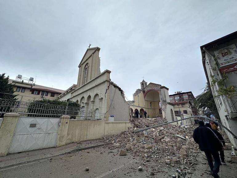 DIOCESI: terremoto nel vicariato di mons. Bizzeti in Turchia