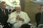 Francesco in aereo: "Non sono un anticristo o un antipapa. Se volete recito il Credo..."