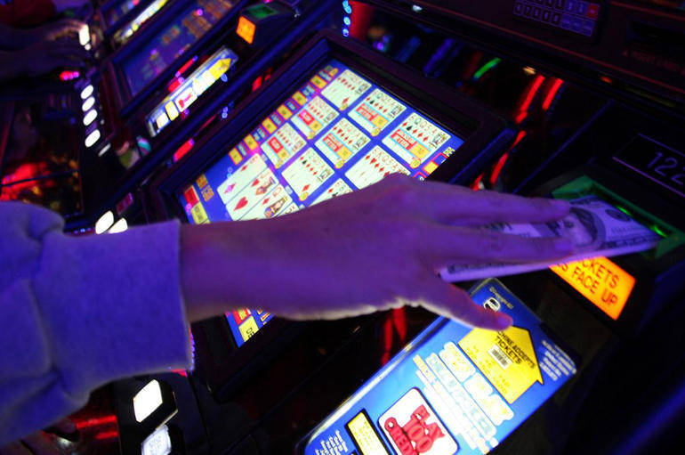 Gioco d'azzardo: no a nuove "macchinette"