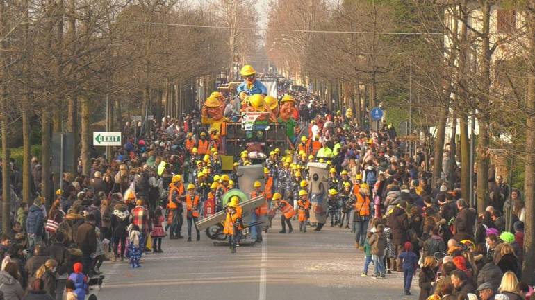 Grande partecipazione alle sfilate dei Carnevali di Marca