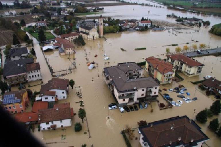 Inondazioni: clima e uomo, pari responsabilità