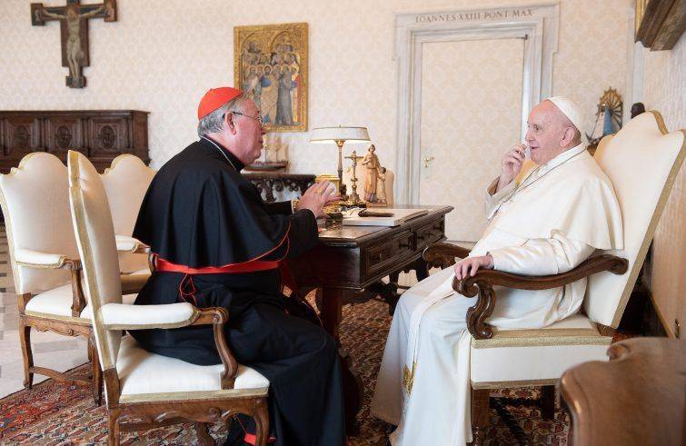 LESBO: il cardinale Hollerich ne ha parlato con papa Francesco