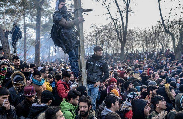 Migranti al confine Grecia-Turchia: l'appello della Caritas