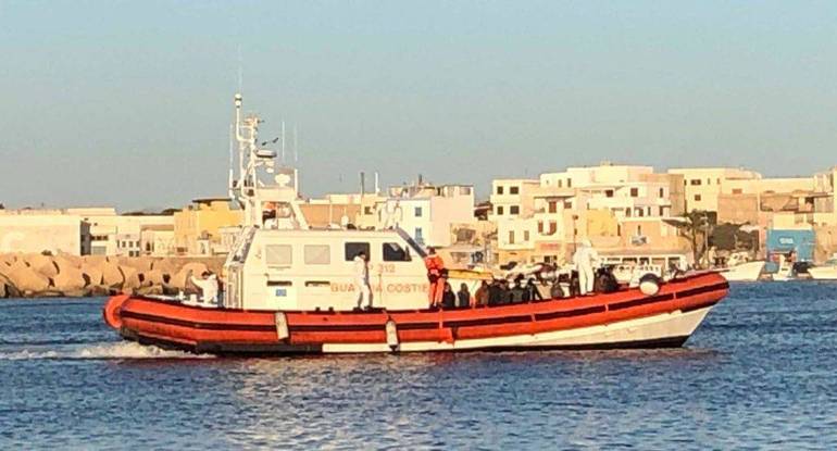 PACE: una fiaccolata a  Lampedusa 