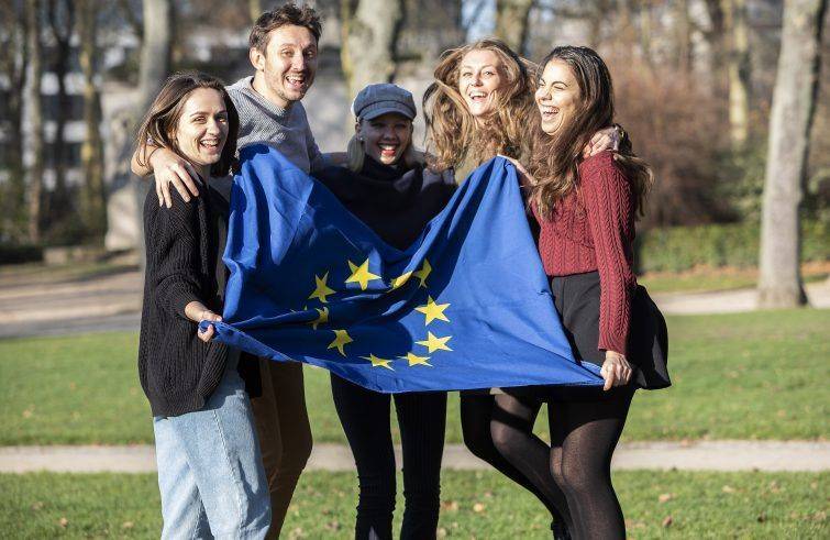Parlamento Ue: “Affluenza cresciuta grazie ai giovani”