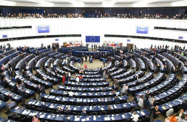 Parlamento Ue: voto di fiducia alla Commissione il 27 novembre