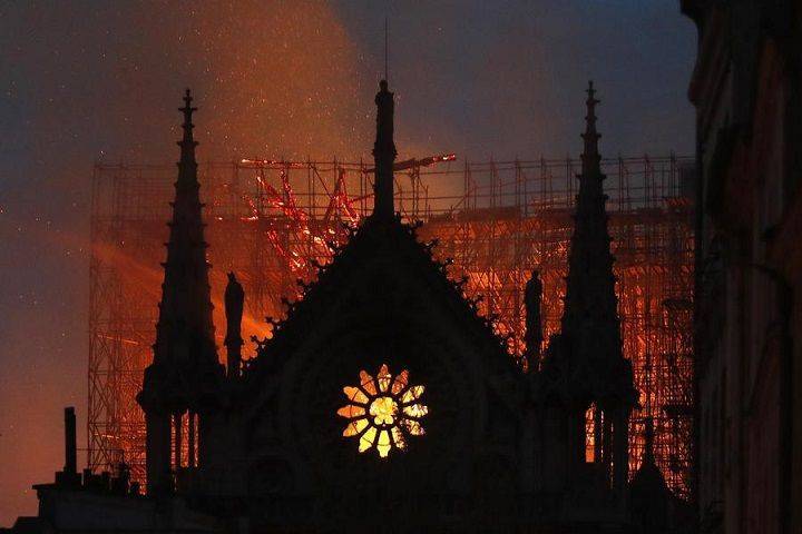 Perché l'incendio di Notre-Dame ha creato tanta emozione?