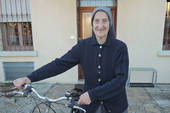 Pieve di Soligo: a 87 anni suor Lucia ogni giorno visita gli anziani in bici!