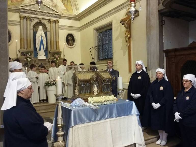 Tante piccole Lourdes in diocesi - Gallery