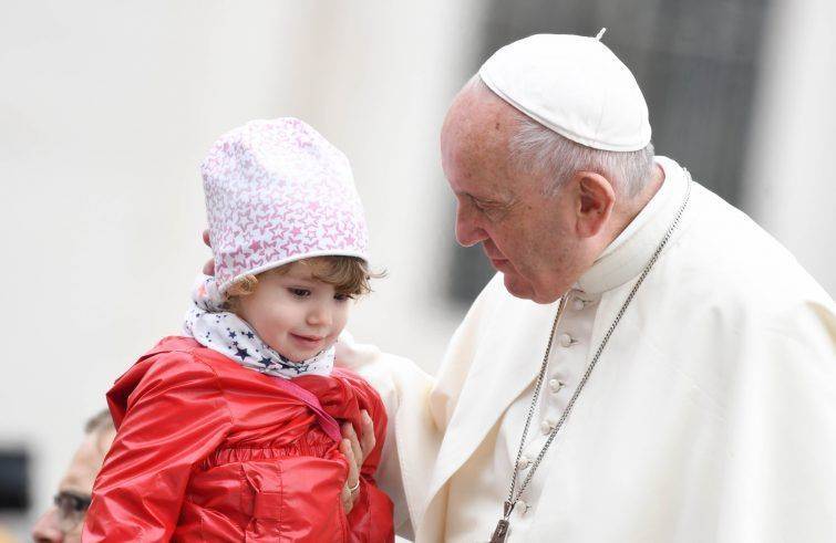 Udienza del Papa: “Una fede capace di spezzare le catene”