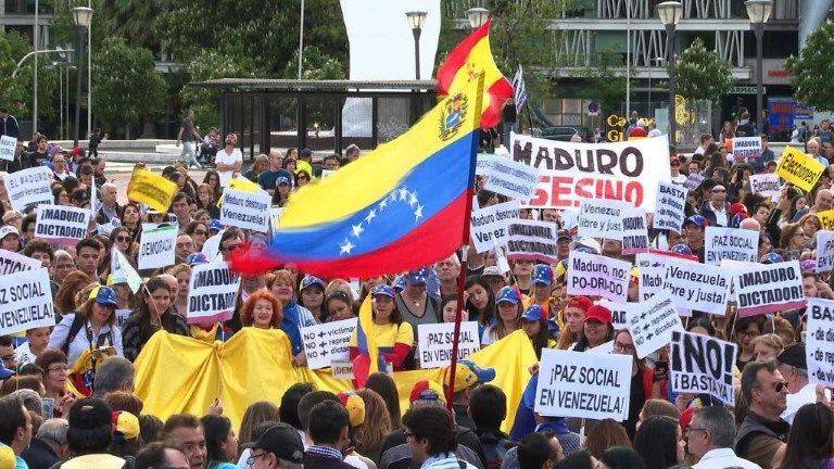 VENEZUELA: giovedì preghiera, digiuno e adorazione per la pace 