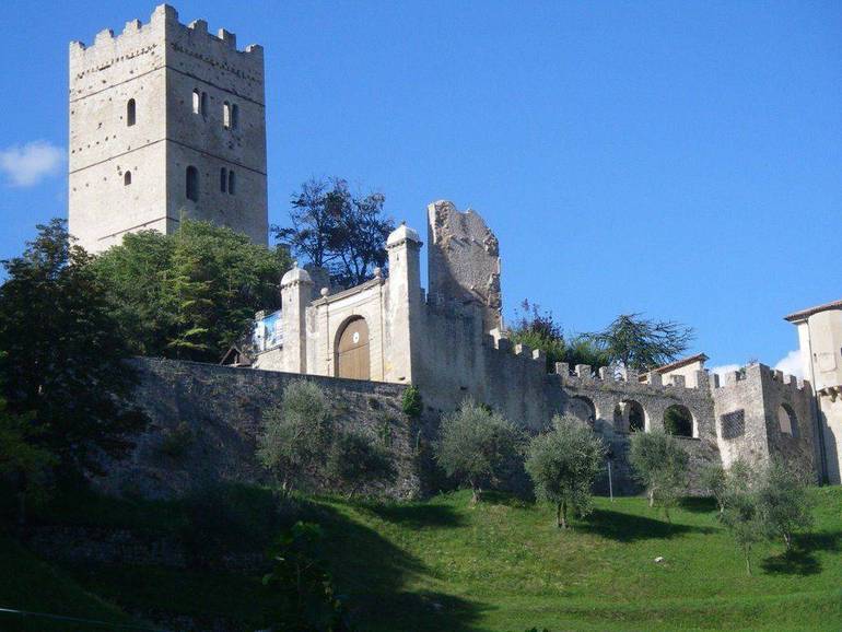 VITTORIO VENETO: infiorata in Castello vescovile