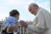 Papa Francesco. Amore di Dio e amore al prossimo: "due facce della stessa medaglia"