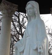 REFRONTOLO: tranciate le mani della statua della Madonna