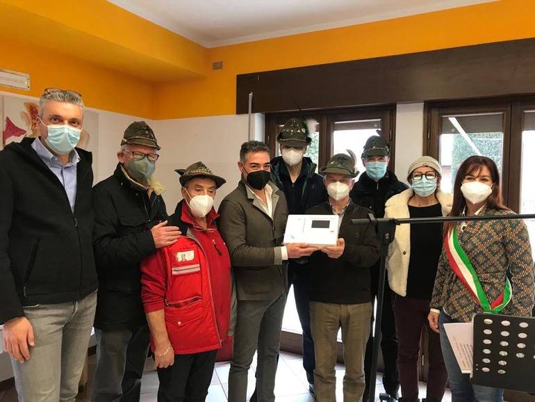 TRICHIANA: Alpini donano elettrocardiografo portatile